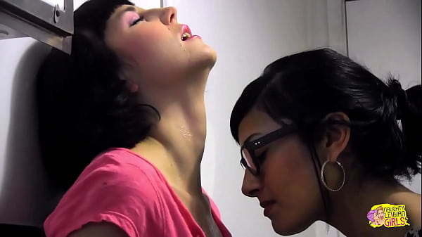 Play MP4 - Two lesbians fucked in the toilet and made serving food in the restaurant very sexy