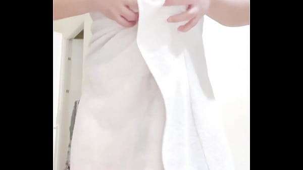 Play MP4 - Amateur Nadiyyah Arabic Woman showing her Big Natural Tits and Hairy Pussy