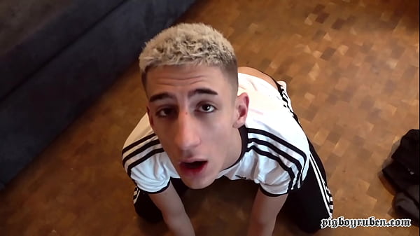 PIGBOY BREEDING HARD CZECH TWINK PUSSYBOI DENIS NOWAK AND PISSING HIM UP 