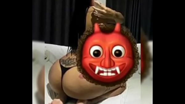 MORENA CON GRAN CULO