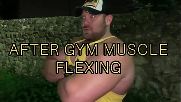 Nonton Muscle Flexing After Gym In The Carpark thumbnail