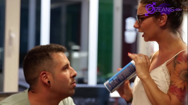 Play MP4 - La profesora de italiano &lpar;Kevin White Y Lily Veroni&rpar;