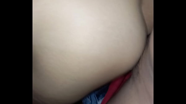 Haciendo travesuras con mi mujer en el patio tracero de su casa. 