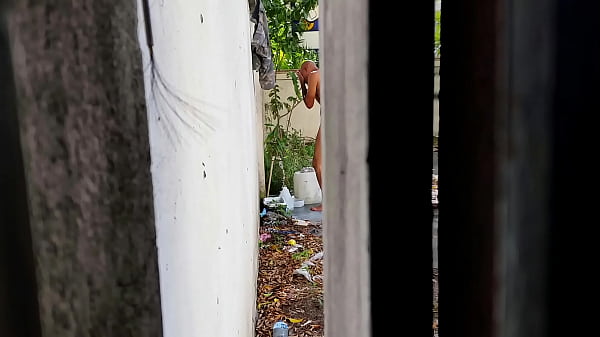 Play MP4 - Spy dominican bath espiando dominicano en ba&ntilde;o