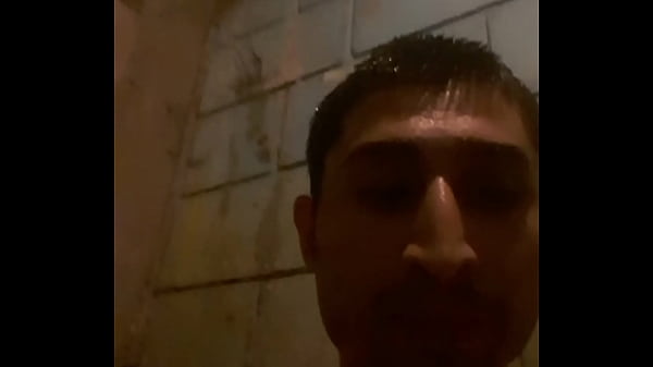 Me bañ_o de noche