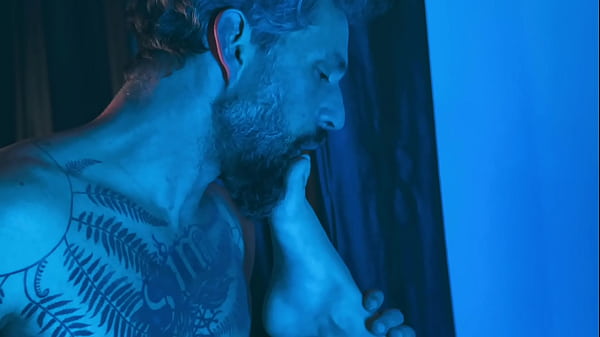 ThisDirty Old Man Fucking My Small_Feet andMy Tight Pussy