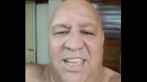 coroa metendo na putinha da bundinha branca e buceta apertadinha depois dela fazer_faxina