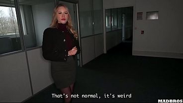 Nonton A Married French Realtor Agent Cheats On Her Husband And Gets Pounded Anal And Dp To Close A Sale !!! thumbnail