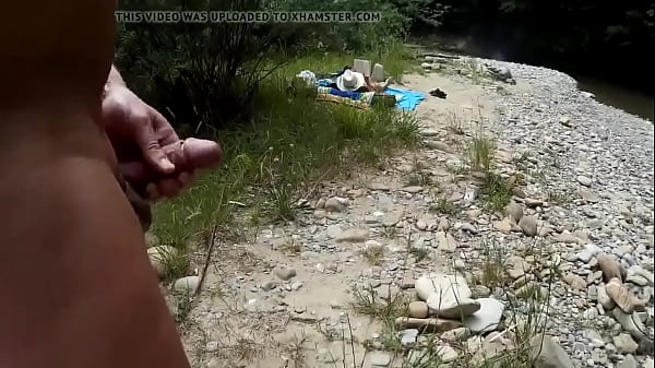 Play MP4 - Weekend at riverbank 02