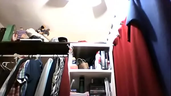 Nonton Brunnette Hot Guy Striptease thumbnail