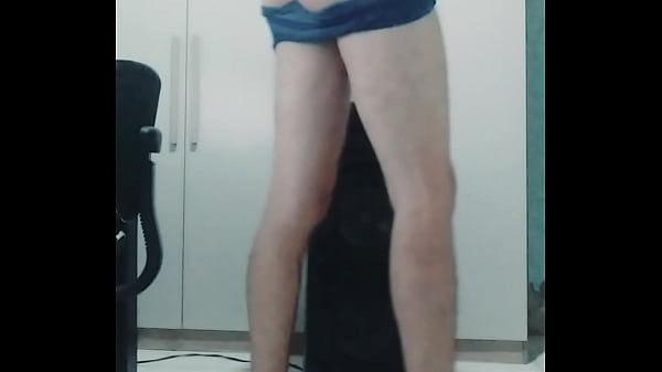 Teen Cheio de tes&atilde;o provocando 