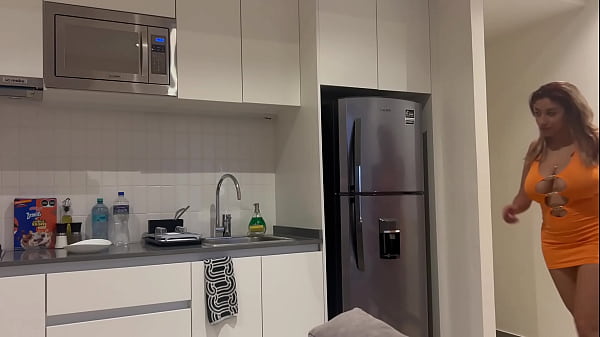 Nonton Massive Natural Tits Mexican Milf Next Door Catches American Neighbor Jacking Off thumbnail