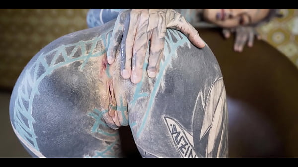 Tattooed teen puts her ass to the test on the fuck machine