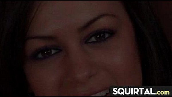 Nonton A Very Sexy Squirt Queen 10 thumbnail