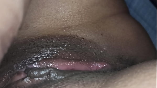 Pas&aacute;ndolo de re bien con la novia 