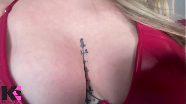 Unaware Giantess Eats &amp_ Digests Tinyman Gift