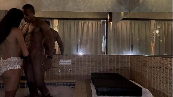 Dei minha buceta sem parar para o hyoran enquanto o corno grava 