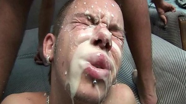 Bareback Gay Sex with Cumswapping 