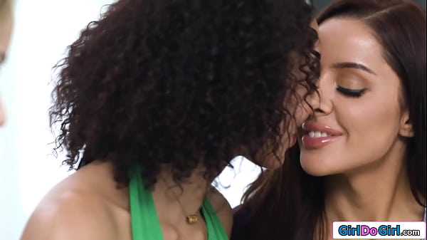 Play MP4 - Blonde agrees to a threesome with girlfriend and ebony lover