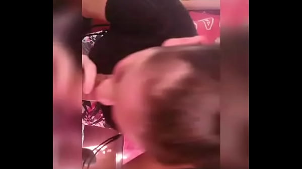 Una buena cojida en la boca hasta Llenarme la boca de leche 