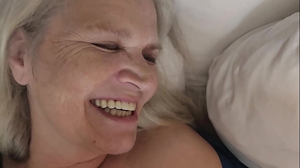 Play MP4 - Trading Oral With My Good Friend&excl;