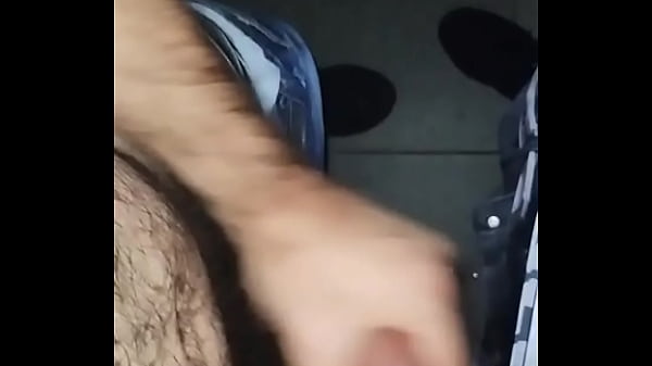 Mamando o seguran&ccedil;a na guarita. 