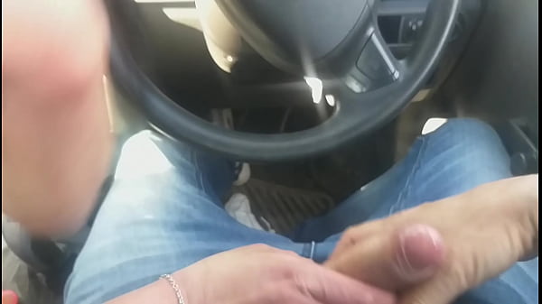 Play MP4 - This 20 year old home less slut can realy suck cock