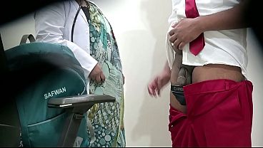 Nonton Indian Guy Flashed Dick To Doctor thumbnail
