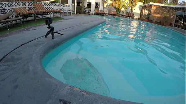 Nonton Hot Teen Sucks Cock In Swimming Pool thumbnail