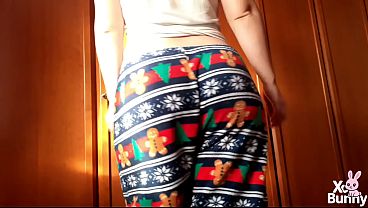 Pawg testing her new cozy pajamas with big loud farts 