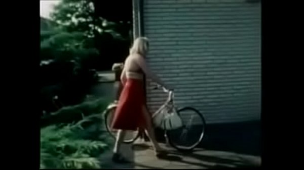 Les Be Buddys Dansk Vintage Lesbos hot horny danish sluts fuck their dansk men while they are hard 