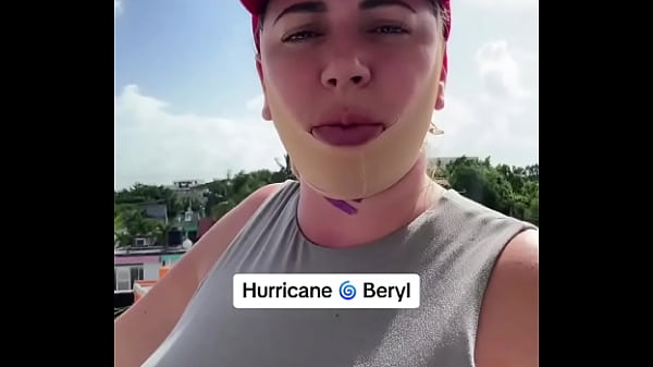 Is this the calm before the storm? #hurricaneberyl #playadelcarmenmexico #storm 