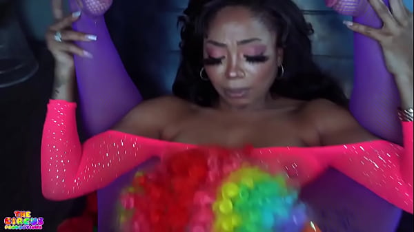 Play MP4 - Eating out my step sisters friend