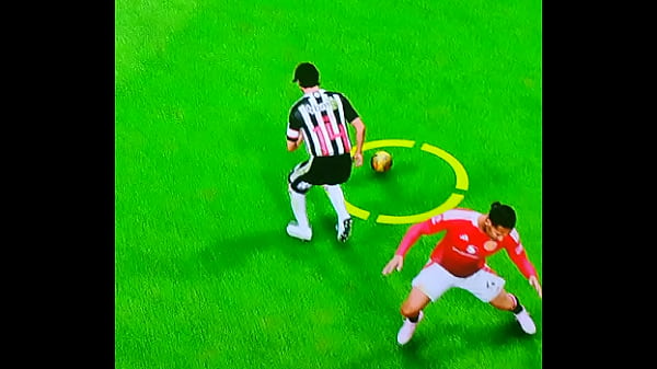 Novinho empurra tudo em brutamontes e ele fica todo aberto e fudido