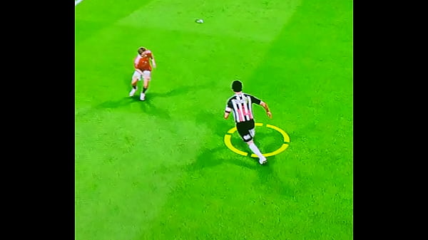 Novinho empurra tudo em brutamontes e ele fica todo aberto e fudido 