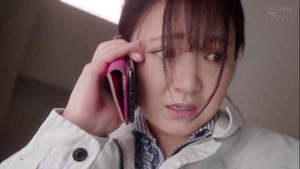 仕事が出来ない人妻「まどか」は失敗を繰り返してしまい、正社員からの降格を言いつけられてしまう。そこで、生活が苦しいまどかは上司の溺愛している息子に仲裁をお願いすることに。しかし、まどかの爆乳に目を付けた上司の息子に身体を要求され&hellip;。拒むことも出来ず何度も犯され、羞恥と快楽の中、人妻はただ堕ちていく。 thumbnail