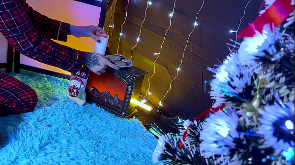 Nonton Xmas Gift thumbnail