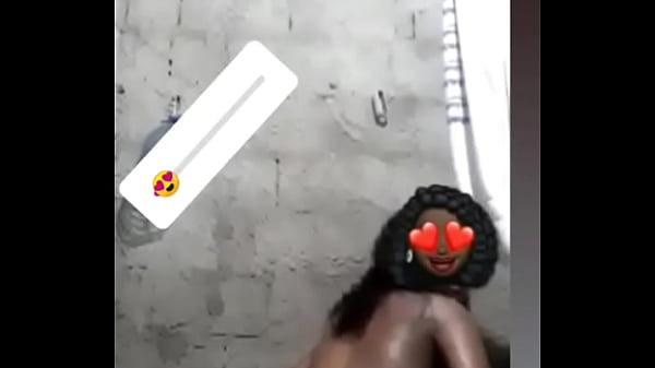 Novinha do insta dan&ccedil_ando funk sem suti&atilde_