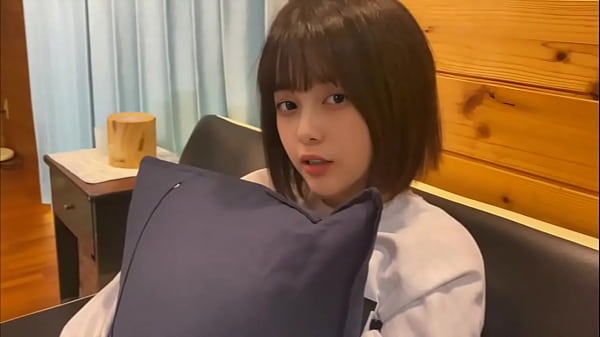 「ねぇ。今からエッチしたい&hellip;」可愛い顔して性欲旺盛な彼女に言われて沢山彼女のおまんこに精子をどくどく注入しました。 thumbnail