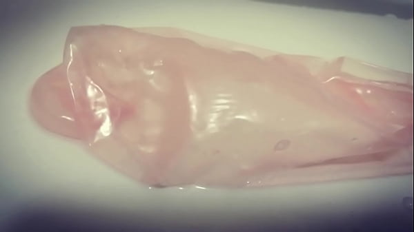 コンドーム使用 射精 精液