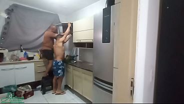 Play MP4 - Contratei um montador de moveis pra montar o arm&aacute;rio da cozinha no final o puto me deixou brincar com as ferramentas