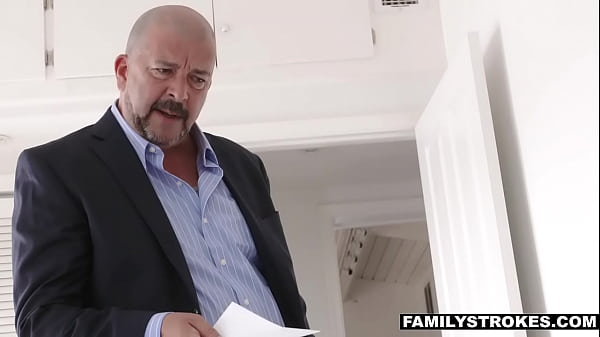 Horny Stepsister (Hannah Hays) Had A Playful Sex 