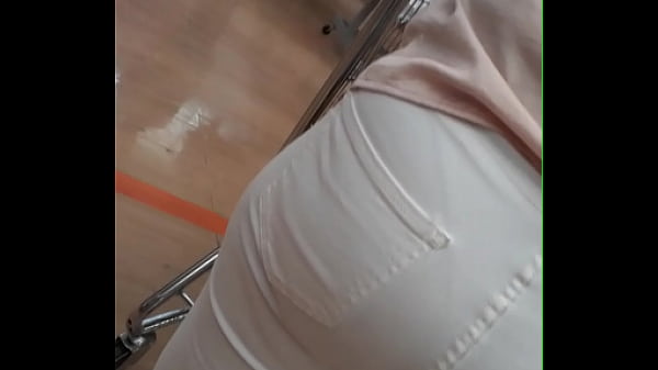 Grabando culo con tanga