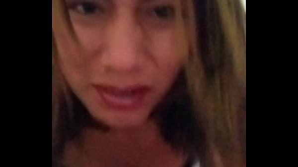 Play MP4 - Chica trans gimiendo de placer