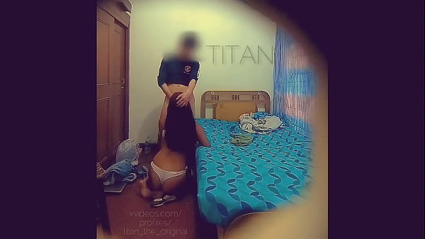 La invito a hacer tareas ME LA_TERMINE_FOLLANDO