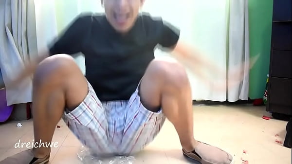 Resting Balloons With The Ass And Feet thumbnail