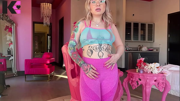 All you deserve for valentines day is my innie belly sunlit femdom finger fuck