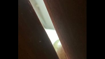 Nonton Es Imposible No Espiar A Tu Vecina Cuando Se Esta Ba&ntilde;ando Video Real thumbnail