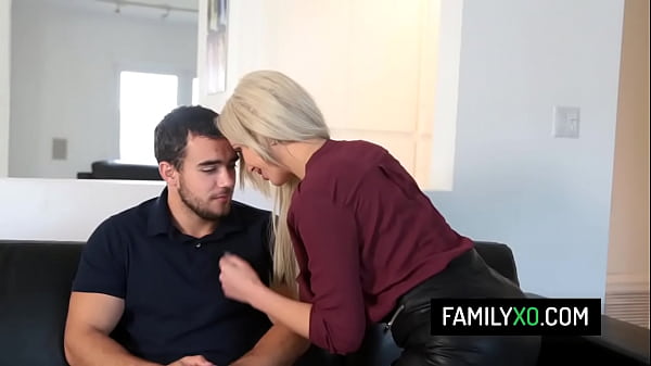 Sexy stepmotherNina Elle let her step_son fuckher wetmilf pussy