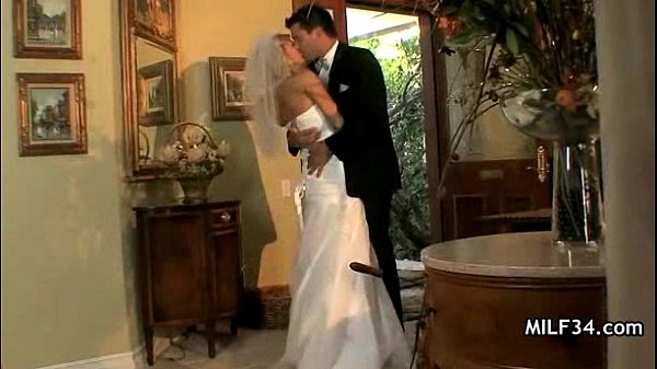 Horny_MILF Fucks A Cock And The Bed